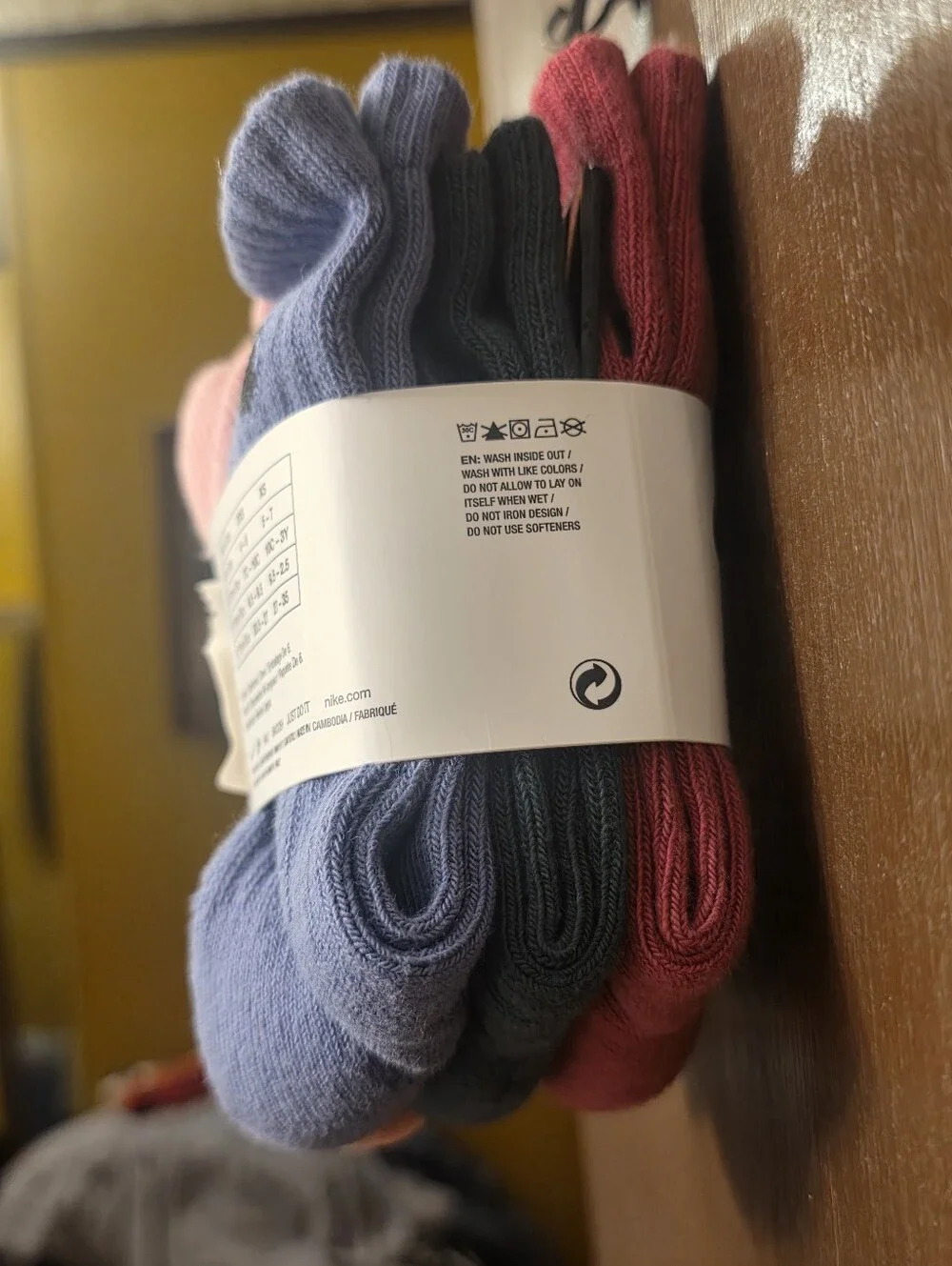 Nike Cushioned Crew Socks —with Black Swoosh